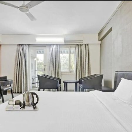 Готель Aec Residency Alappuzha Екстер'єр фото