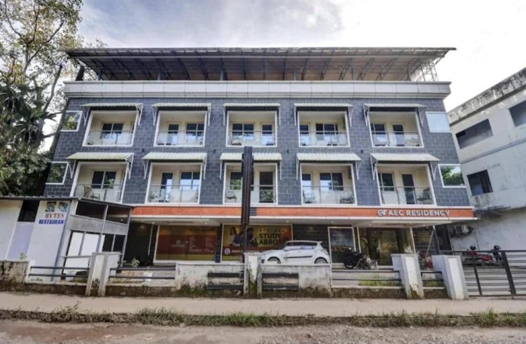 Готель Aec Residency Alappuzha Екстер'єр фото