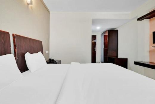 Готель Aec Residency Alappuzha Екстер'єр фото
